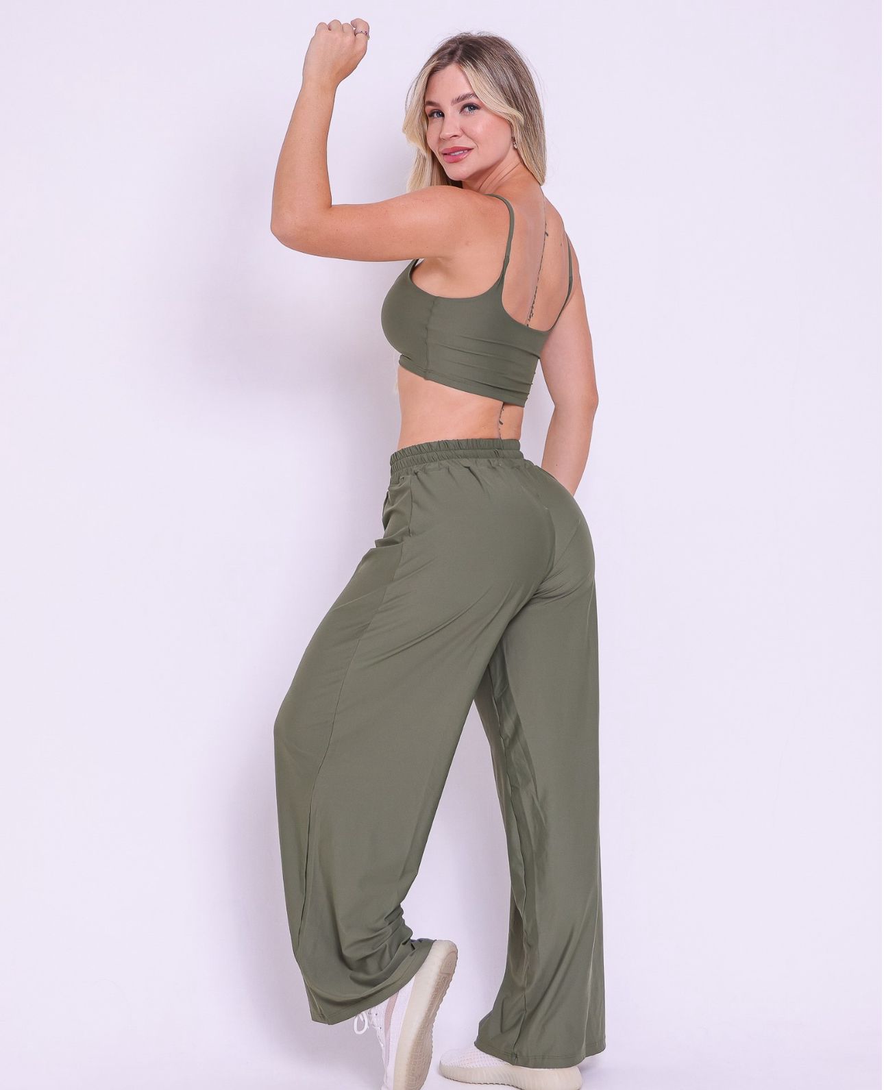 Conjunto Esportivo Verde Militar com Calça Alfaiataria - Imagem 3