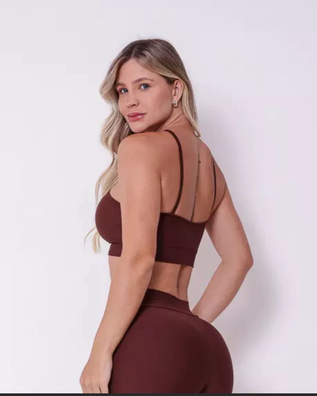 Conjunto Fitness Marrom com Top Cropped e Legging Cintura Alta - Imagem 4