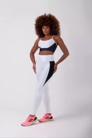 Conjunto Fitness Branco e Preto com Top e Legging Compressão Texturizado