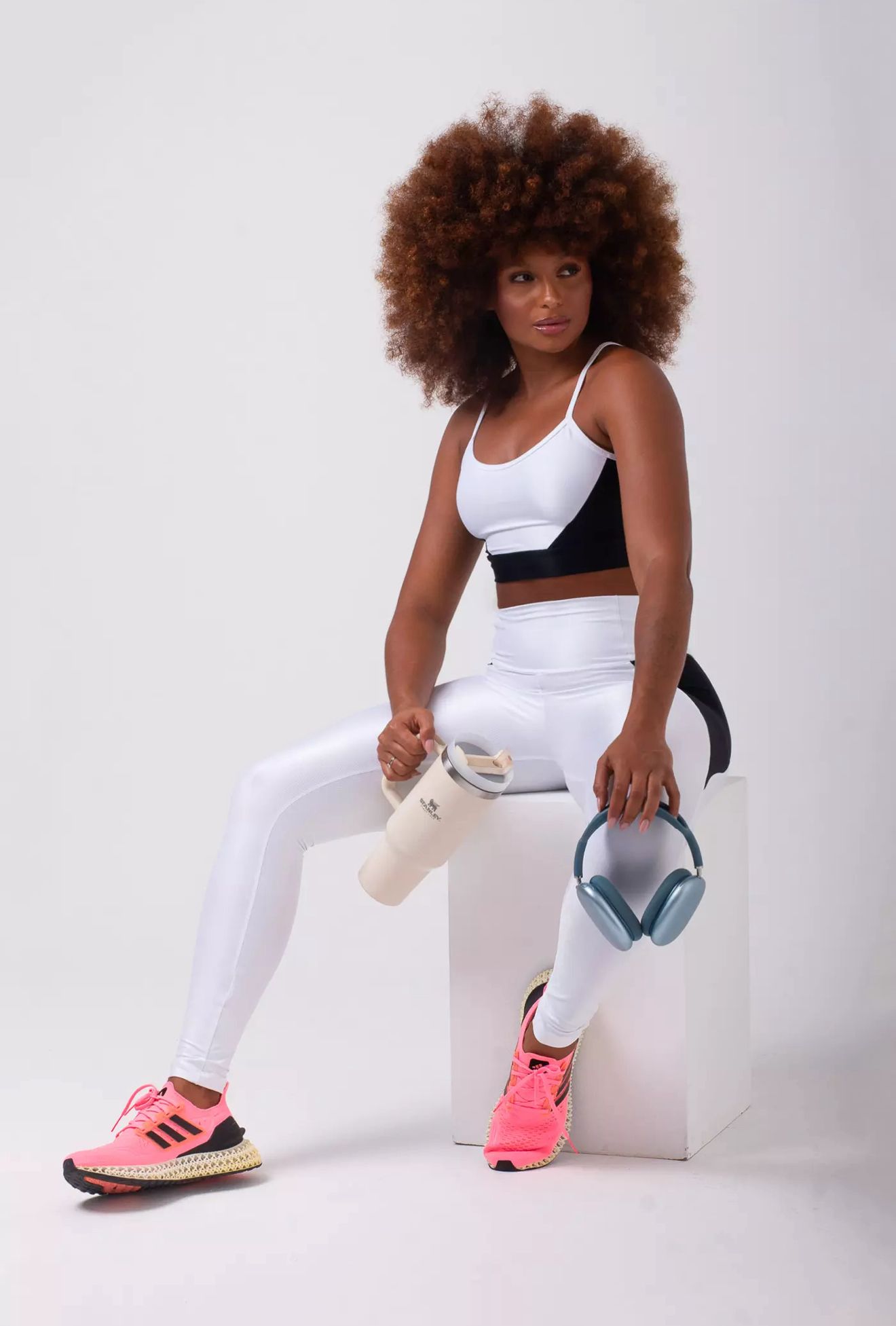 Conjunto Fitness Branco e Preto com Top e Legging Compressão Texturizado - Imagem 2