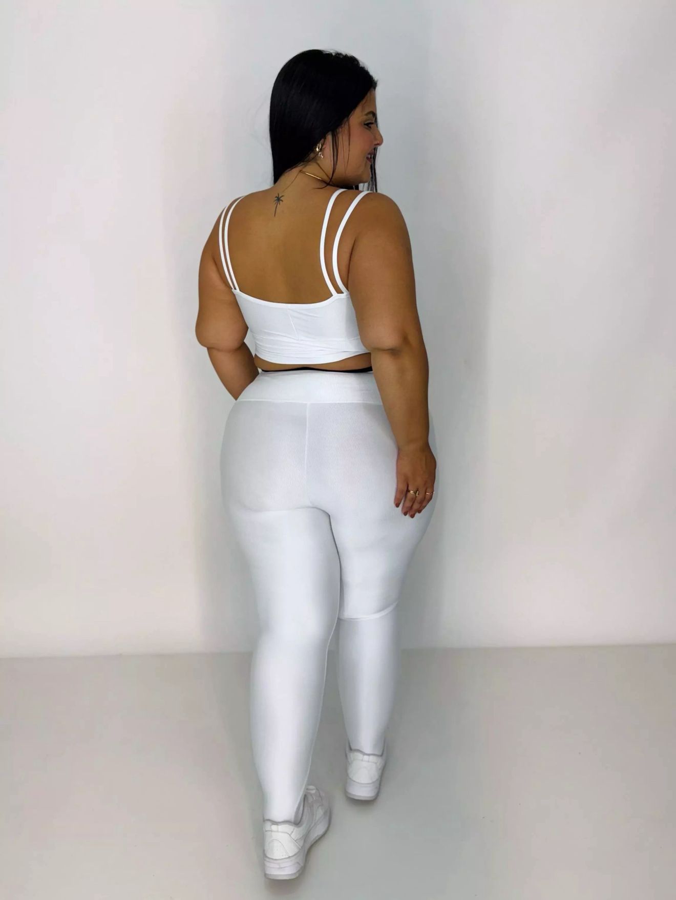 Conjunto G Fitness Branco e Preto com Top Cropped e Legging Cintura Alta - Imagem 3