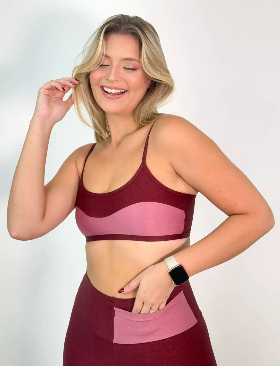Conjunto Fitness Vinho com Detalhe Rosa Compressão Texturizado
