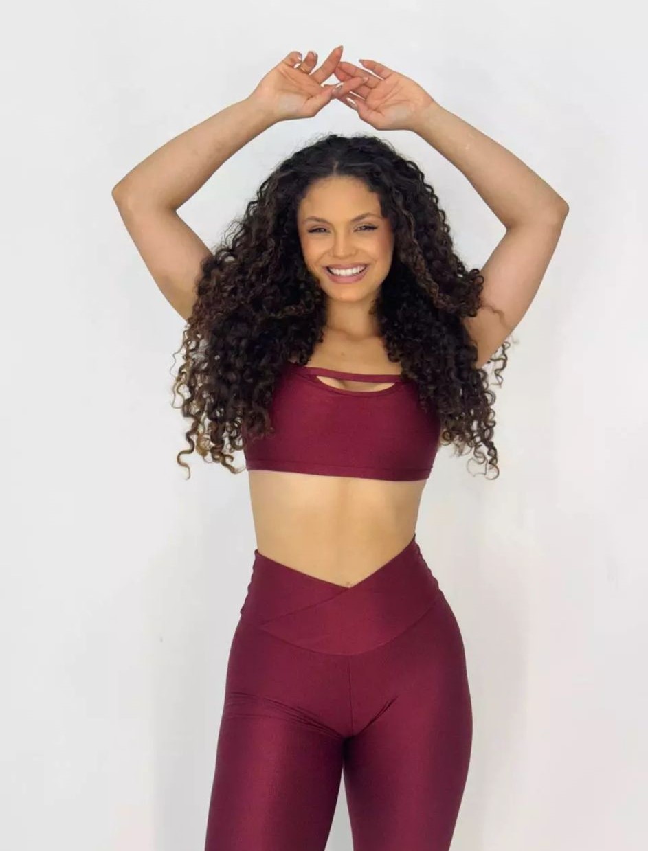 Conjunto Fitness Marsala: Legging Cos Cruzado Compressão + Top Sabrina - Imagem 2