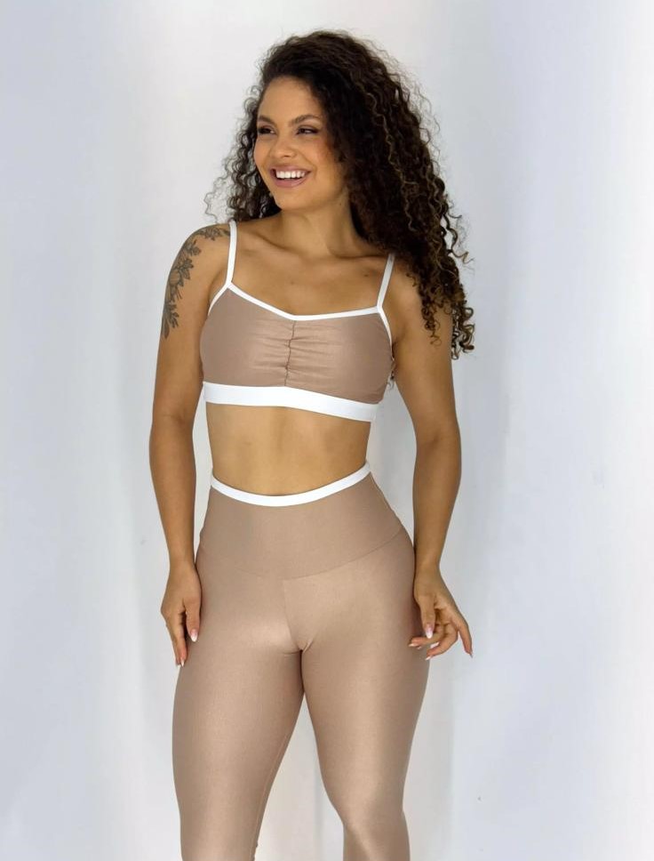 Conjunto Fitness Bicolor Areia: Bermuda Bolso Compressão + Top Clara - Imagem 6