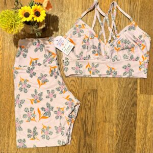 Conjunto Bermuda  – Bege com Estampa Floral Preta e Laranja